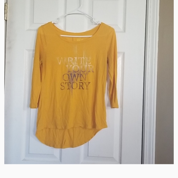 Mudd Tops - Muddy size small gold yellow color long sleeve